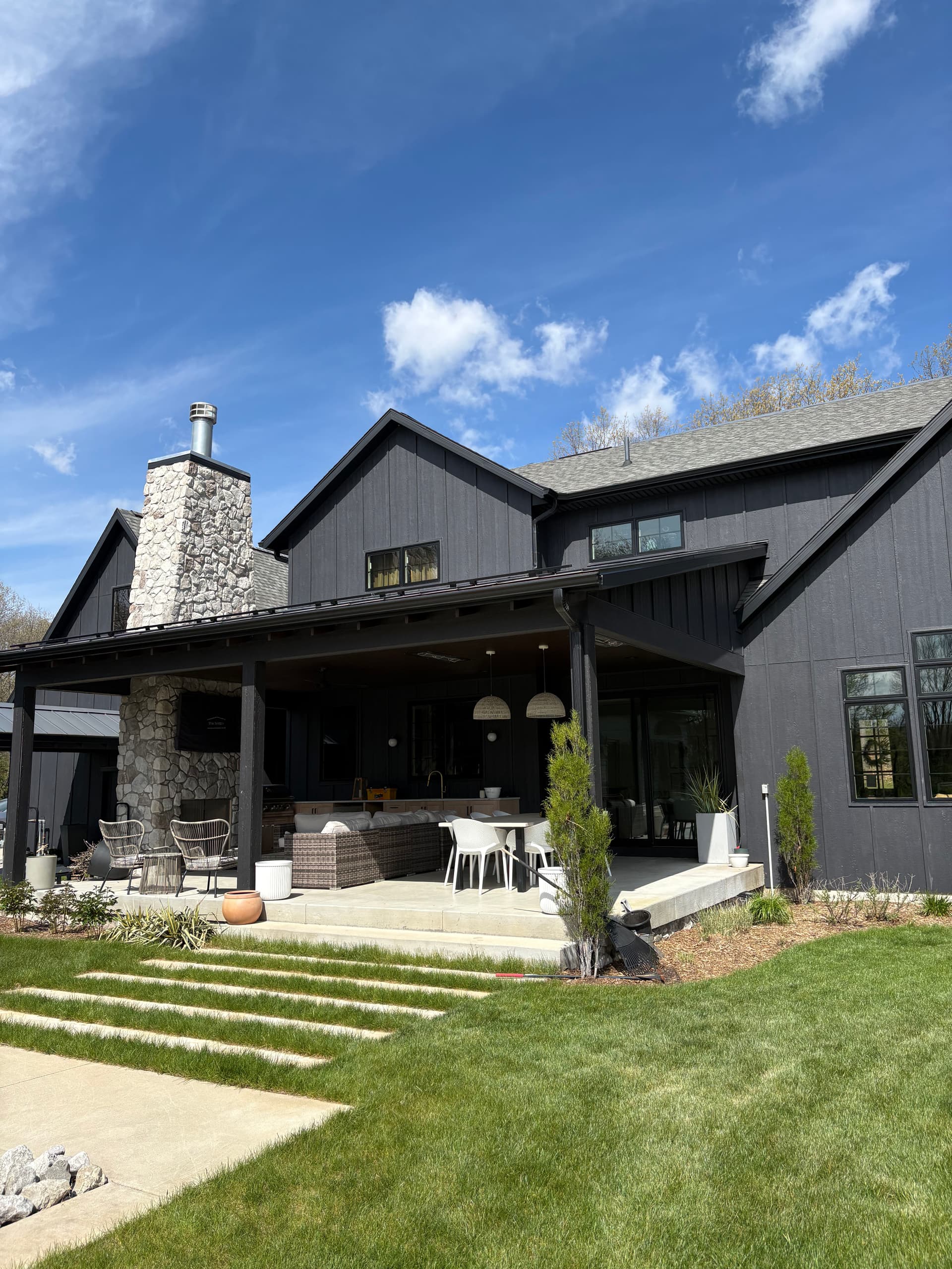 Gallery photos for Full Exterior Window Cleaning on a Stunning Dark Farmhouse: Image #2