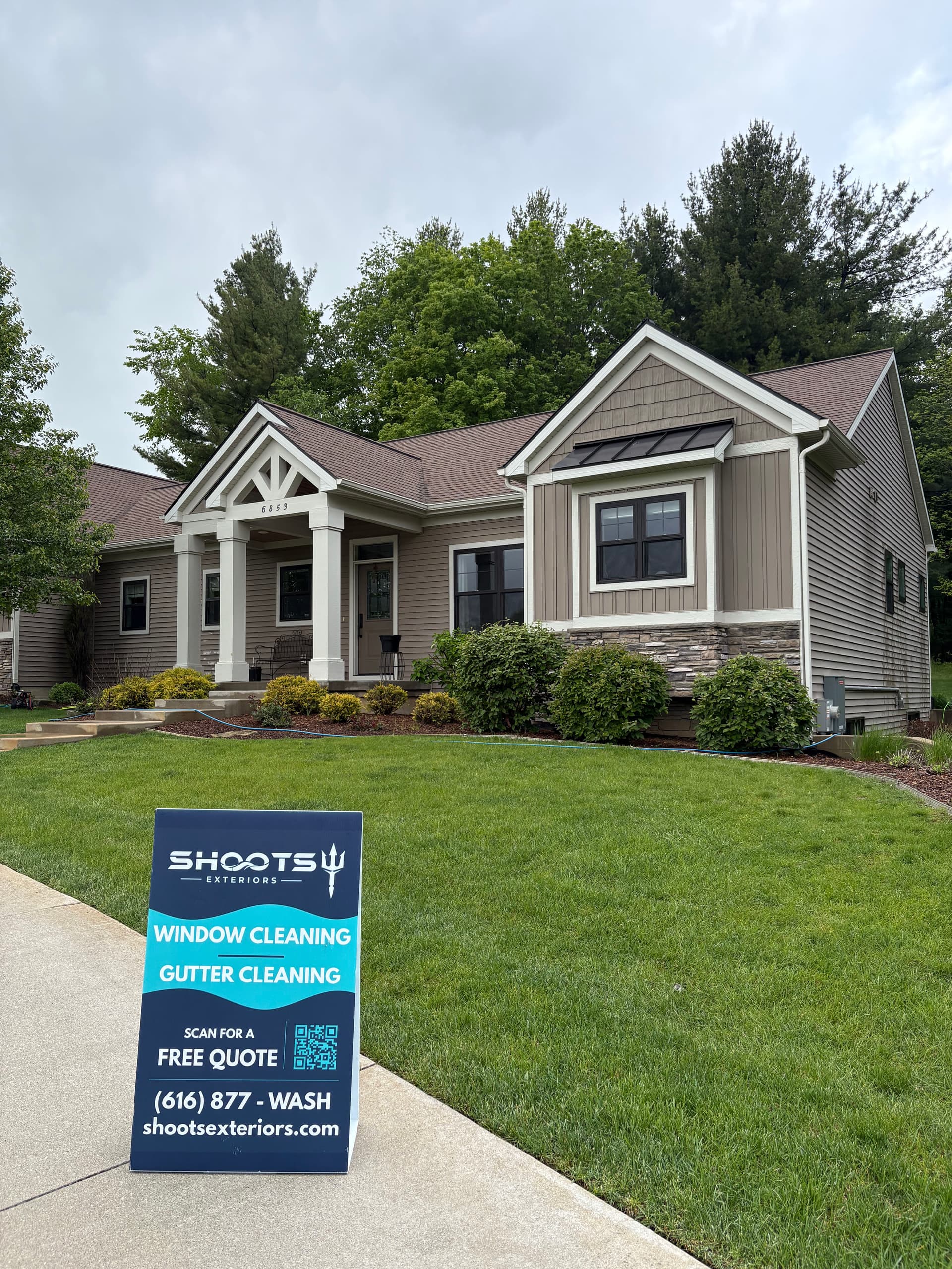 Exterior Window and Screen Cleaning in Grand Rapids image