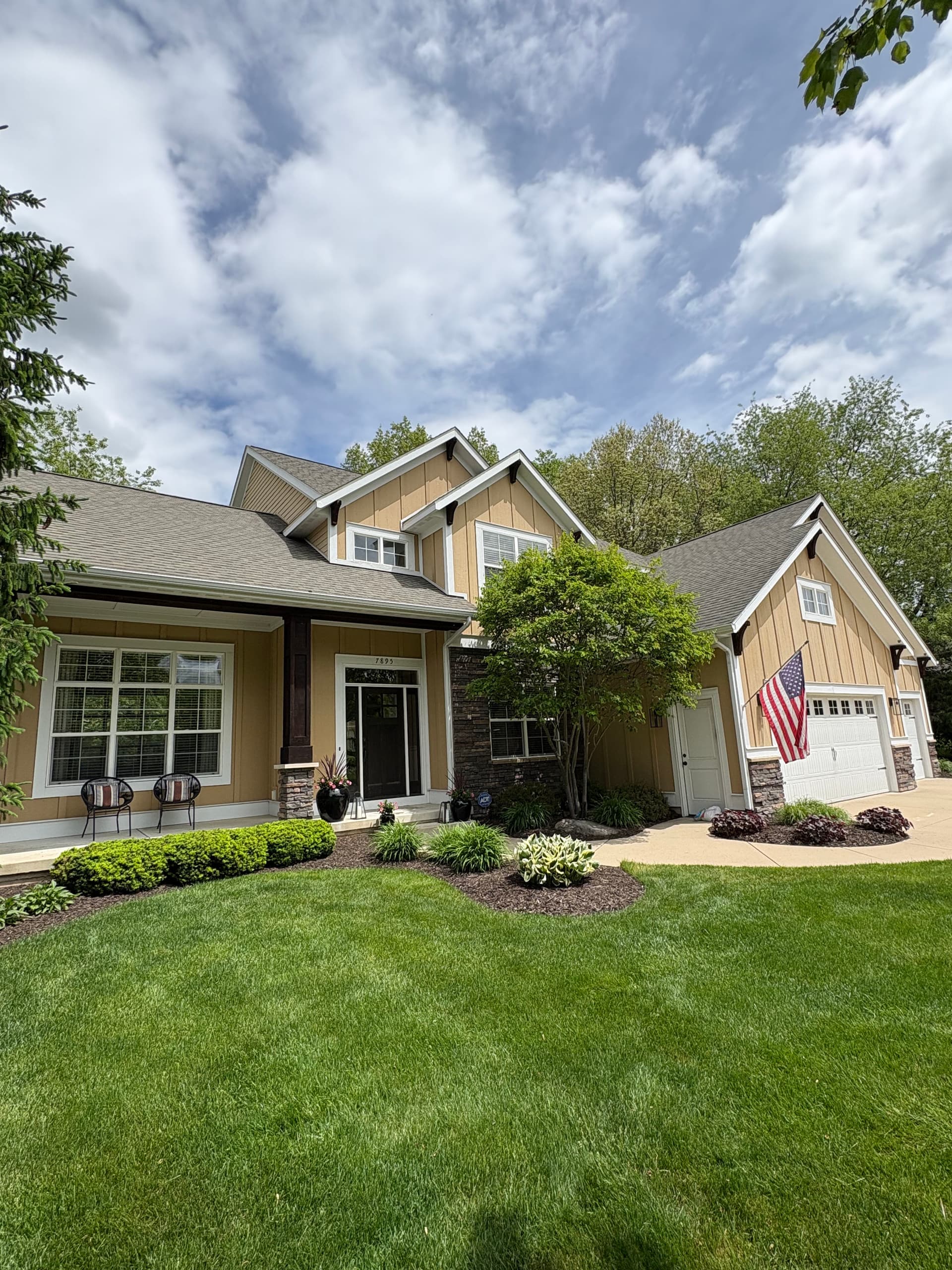 Window Cleaning and Gutter Cleaning at a Forest Hills Home image