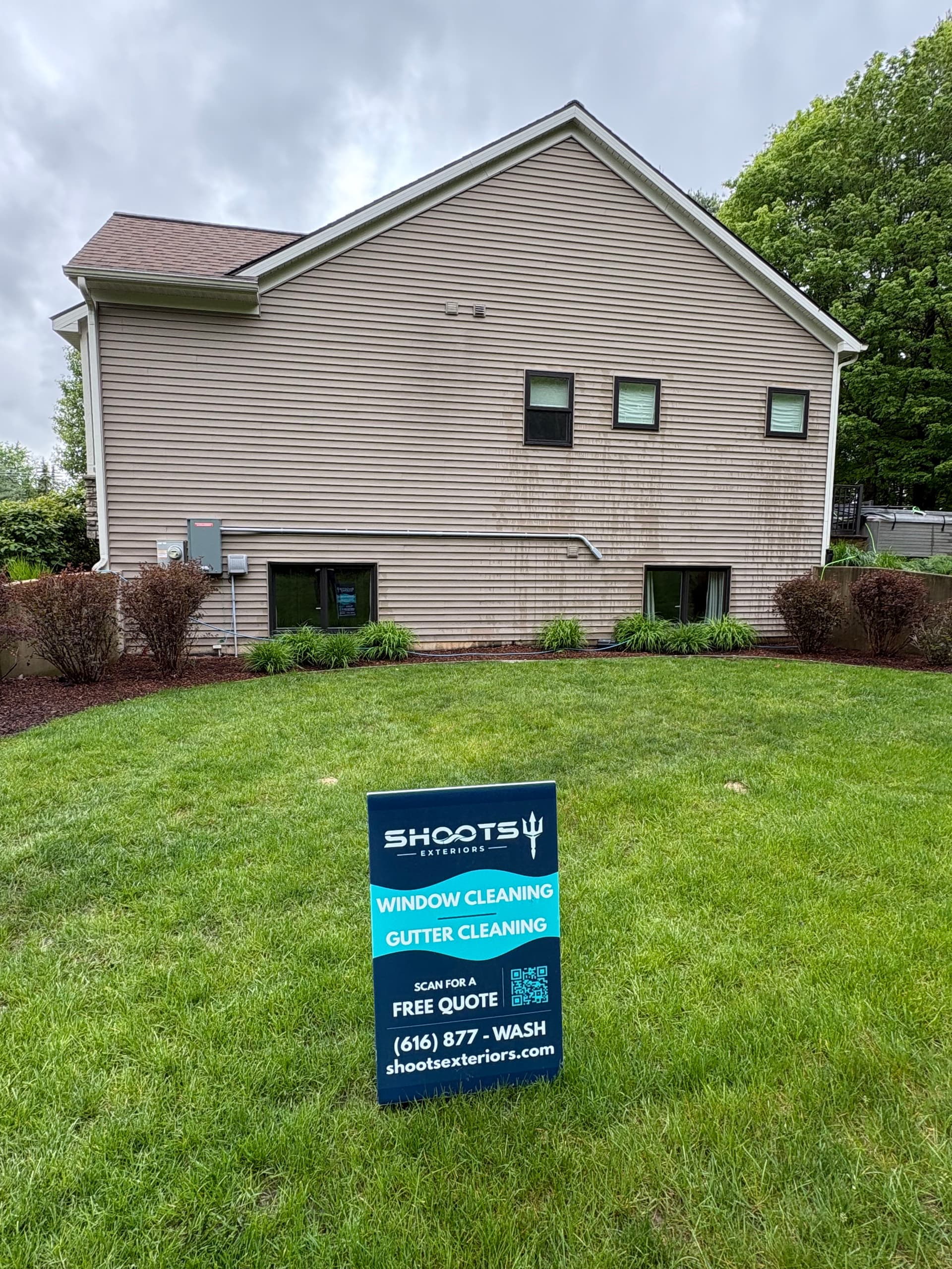 Gallery photos for Exterior Window and Screen Cleaning in Grand Rapids: Image #2
